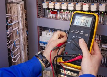 Quản lý hệ thống điện tòa nhà tại Việt Nam.