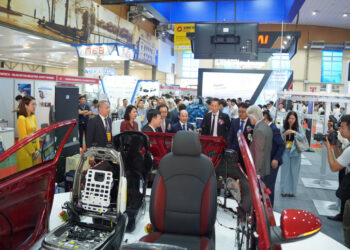 Thúc đẩy chuyển đổi số hướng tới mô hình sản xuất thông minh