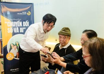 Chuyển đổi số và AI không chỉ dành cho người trẻ